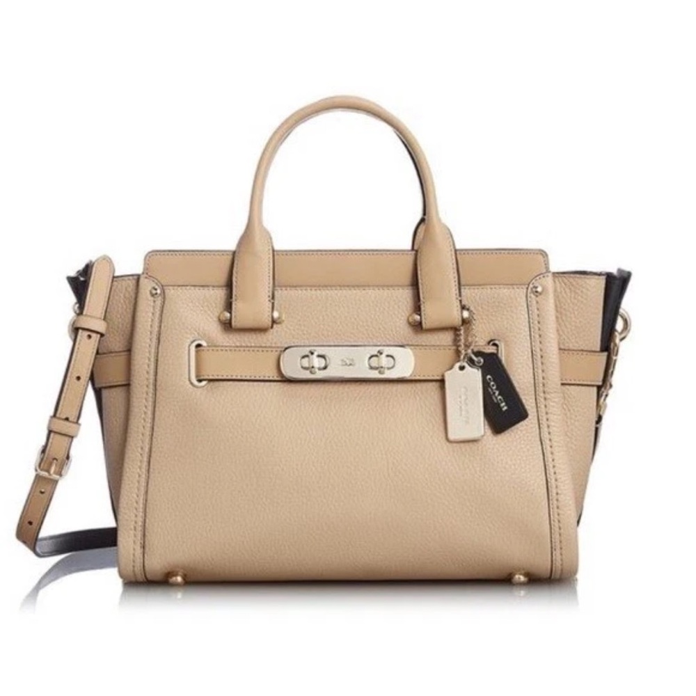 Coach Swagger Carryall 27 Pebble Leather in Nude